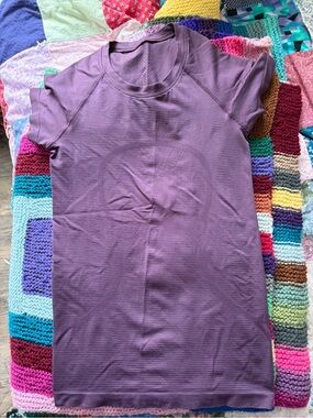 lululemon athletica Short Sleeve swiftly - Purple